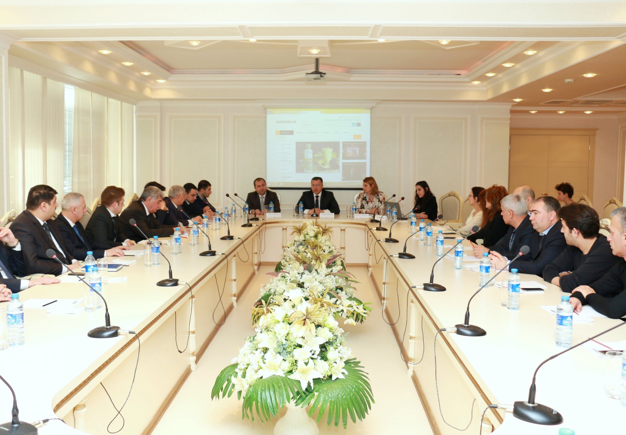 Yerli şirkətlərin nümayəndələri ilə görüş keçirilib