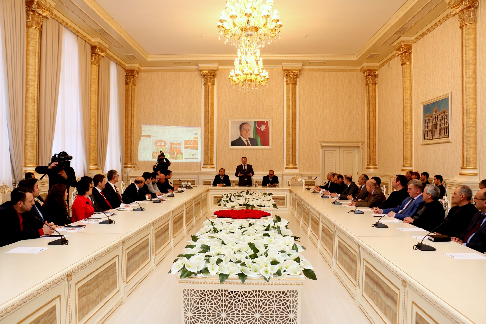 Sahibkarlarla növbəti görüş keçirilib