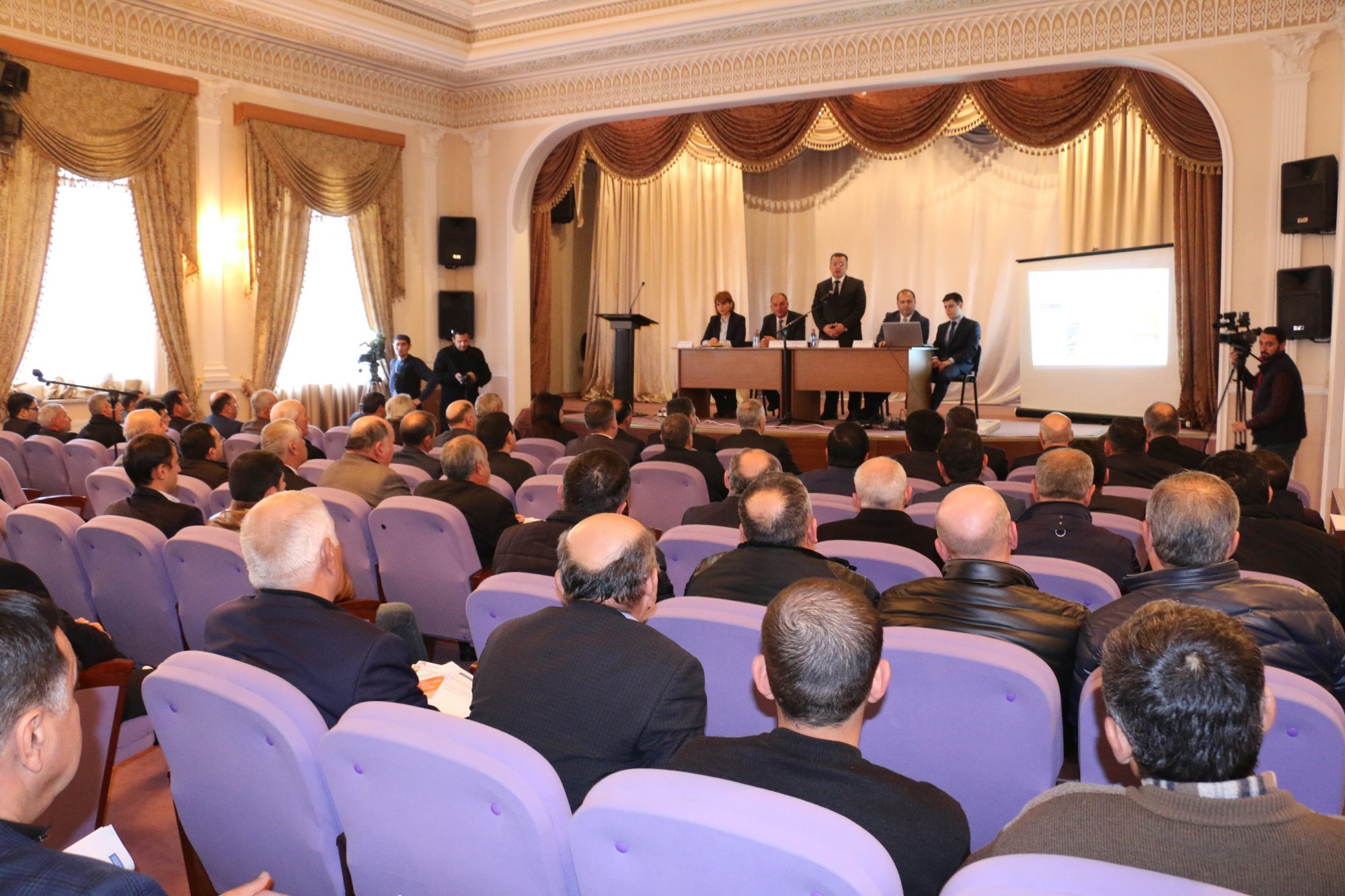 Sahibkarlarla növbəti görüş keçirilib