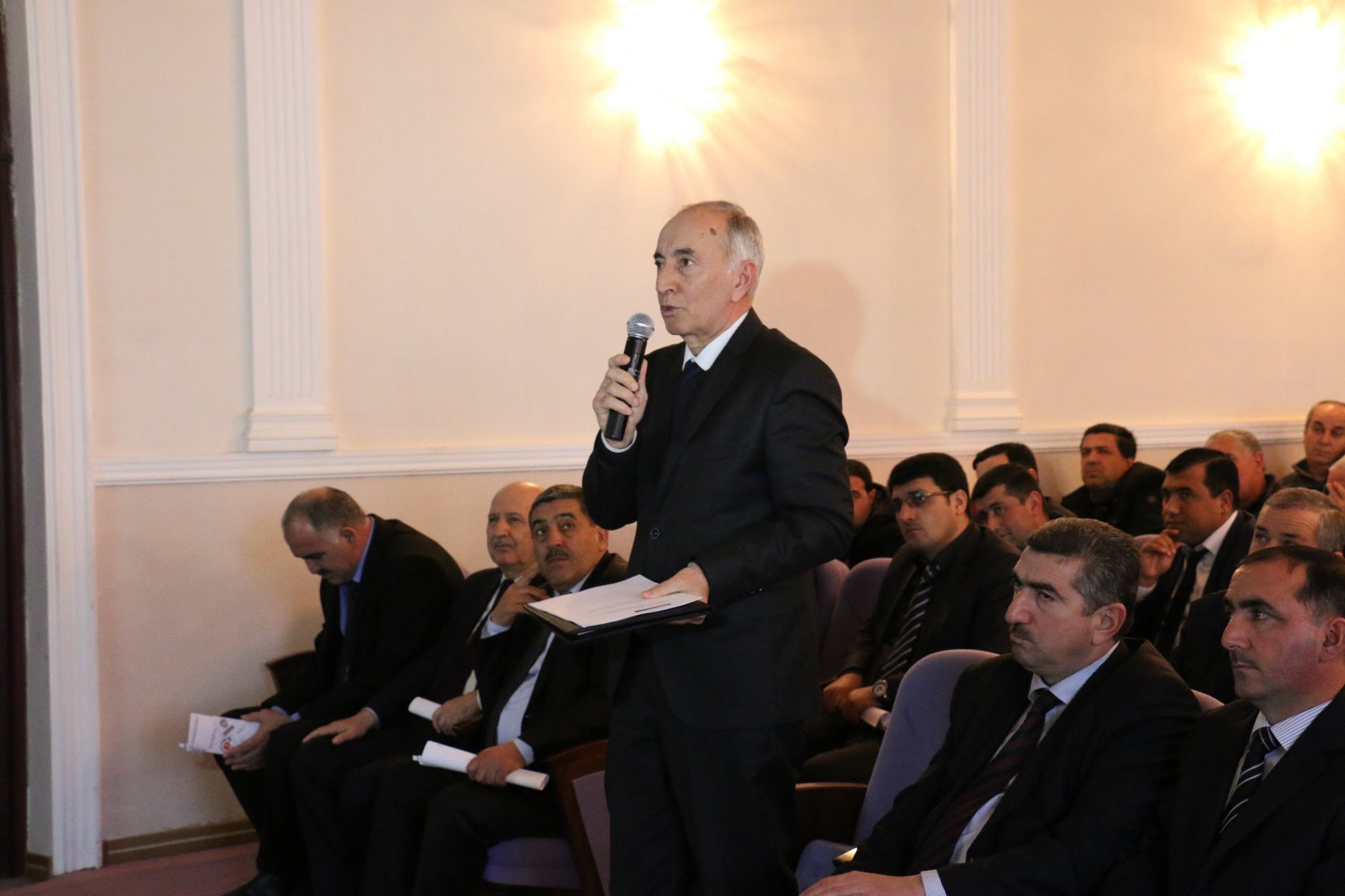 Sahibkarlarla növbəti görüş keçirilib