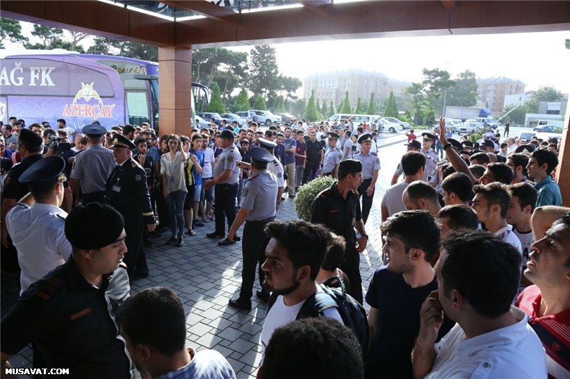 "Qarabağ"ın futbolçuları Bakıya qayıdıb "Qarabağ"ın futbolçuları Bakıya qayıdıb