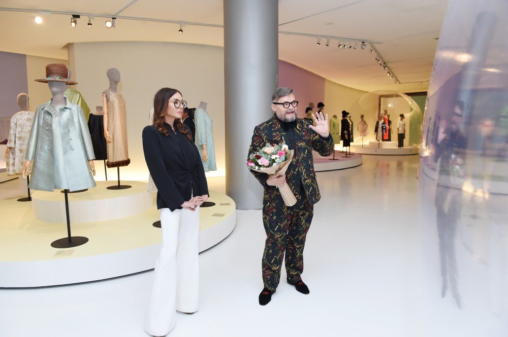 Mehriban Əliyeva moda sərgisinin açılışını edib Mehriban Əliyeva moda sərgisinin açılışını edib