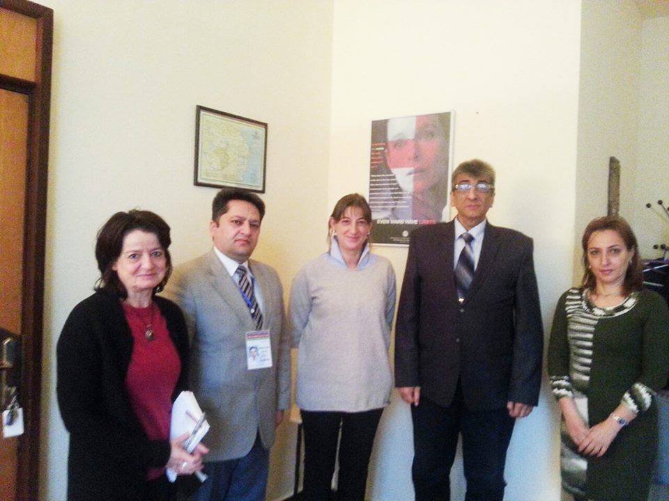 Komitə sədri beynəlxalq təşkilatlarla danışıqlara başlayır