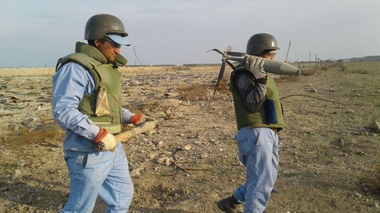 Sumqayıt və Xızıda silah-sursat aşkarlanıb