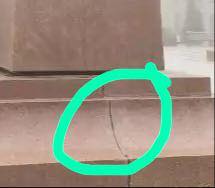 Heydər Əliyevin Gəncədəki abidəsində çatlar yaranıb Heydər Əliyevin Gəncədəki abidəsində çatlar yaranıb