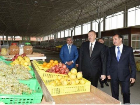 Heydər Əliyevin Gəncədəki abidəsində çatlar yaranıb