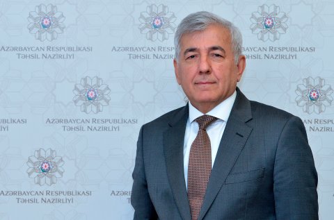 Ali məktəblərə qəbul olunanların orta bal göstəricisi artıb