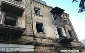 İcra başçısı tarixi binaları sökdürür