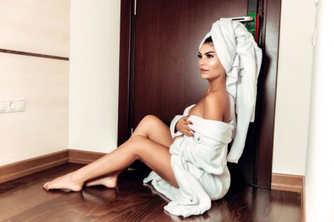 Afaq Aslan: “Bu şəkillərim çox kişinin nəfəsini kəsəcək”