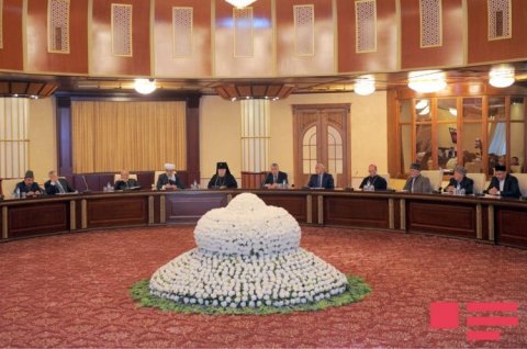 Dini konfessiya rəhbərləri ölkə dindarlarına müraciət edib