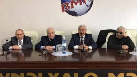 Eldar Namazovun rəhbəri olduğu birlik seçkilərlə bağlı qərar verib Eldar Namazovun rəhbəri olduğu birlik seçkilərlə bağlı qərar verib