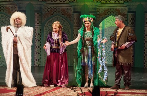 Dram Teatrı “Gəl baharım, gəl yazım” tamaşasını hazırlayıb 