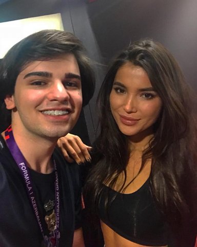 Rusiyalı model Bakıda olub