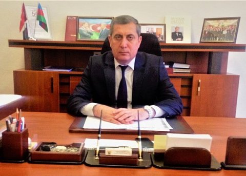 Nazir baş direktoru işdən çıxarıb