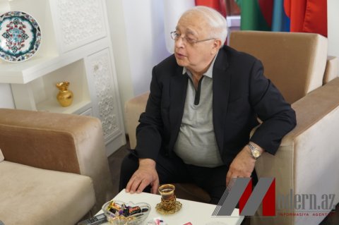 Elçin: “Anarla münasibətlərimiz həmişəki kimidir” Elçin: “Anarla münasibətlərimiz həmişəki kimidir”