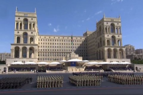 Ali Baş Komandan hərbi paradda