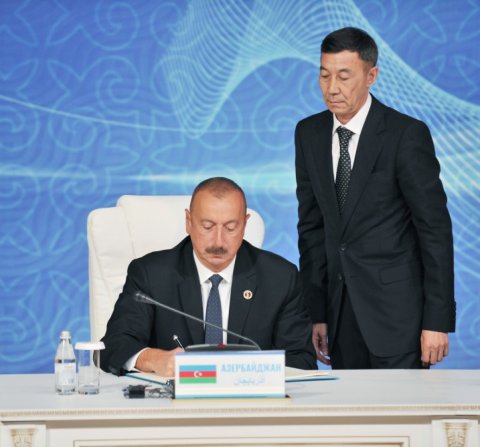 Prezidentlər Xəzərə dair Konvensiyanı imzalayıblar