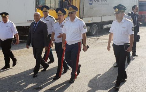 Generallar dövlət sərhədindən buraxılış vəziyyətini yoxlayıblar