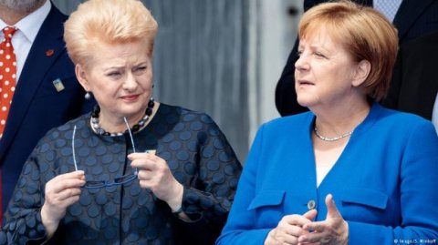 Angela Merkel Qarabağın işğalına görə Rusiyanı ittiham edir Angela Merkel Qarabağın işğalına görə Rusiyanı ittiham edir