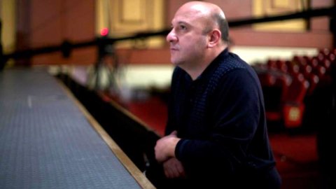 Xanım deputatın Hüseyn Abdullayevi müdafiə etməsinin təfərrüatları Xanım deputatın Hüseyn Abdullayevi müdafiə etməsinin təfərrüatları