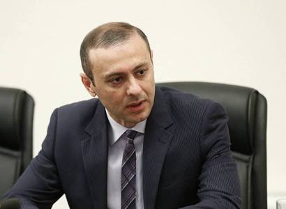 Yüksək vəzifəli məmurun atası özünü asıb