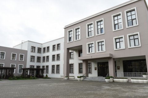 Mehriban Əliyeva Bakıdada yeni məktəb binasının açılışında iştirak edib