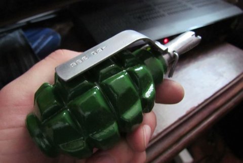 Ermənistanda kişi qumbara ilə hökumət binasına girməyə cəhd edib