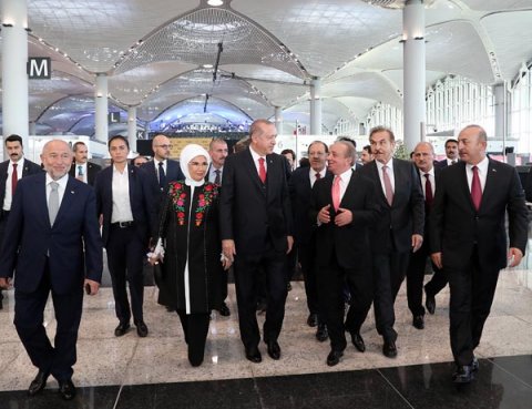 Dünyanın ən böyük hava limanının açılışı oldu Dünyanın ən böyük hava limanının açılışı oldu