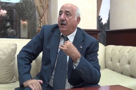 Milli Məclisdə mübahisə düşdü Milli Məclisdə mübahisə düşdü