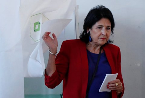 Gürcüstanda vətəndaş müharibəsi xəbərdarlığı Gürcüstanda vətəndaş müharibəsi xəbərdarlığı