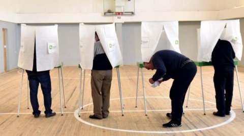 Gürcüstanda vətəndaş müharibəsi xəbərdarlığı Gürcüstanda vətəndaş müharibəsi xəbərdarlığı