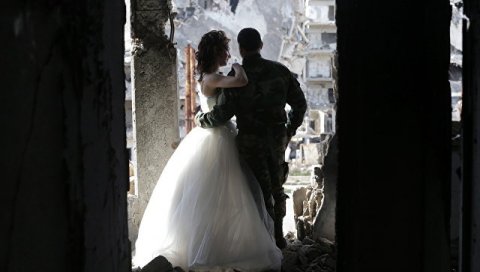 Suriyada 550 cütlüyün kütləvi toyu keçirildi Suriyada 550 cütlüyün kütləvi toyu keçirildi