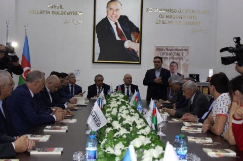 Yeni kitabın təqdimatı olub