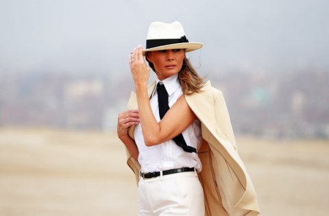 Birinci ledi ilə təyyarədə dava edən məmur işdən qovuldu Birinci ledi ilə təyyarədə dava edən məmur işdən qovuldu