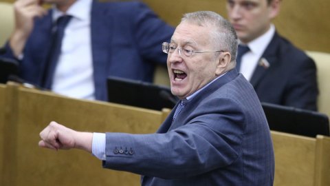 Deputatların bir-birini təhqir etməsinə rəsmən icazə verilib Deputatların bir-birini təhqir etməsinə rəsmən icazə verilib