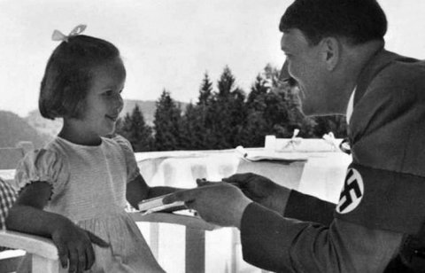 Yəhudi qızı Adolf Hitlerin necə sevimlisi olub? Yəhudi qızı Adolf Hitlerin necə sevimlisi olub?