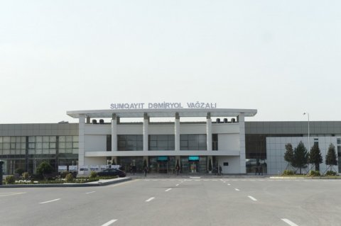 İlham Əliyev Sumqayıtdan Bakıya qatarla qayıdıb