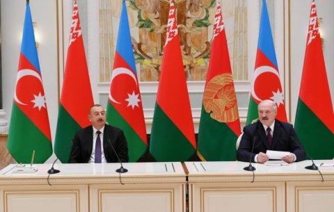 İlham Əliyev və Aleksandr Lukaşenko birgə bəyanatla çıxış ediblər İlham Əliyev və Aleksandr Lukaşenko birgə bəyanatla çıxış ediblər