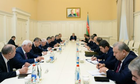 Azərbaycan hökuməti məcburi köçkünlərin problemini müzakirə etdi