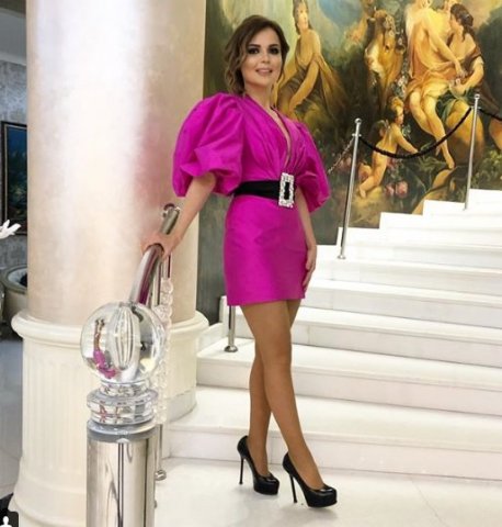 Geyimi müğənnini tənqid hədəfinə çevirib