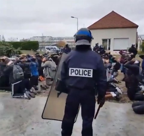 Qalmaqallı görüntülər Fransanı ayağa qaldırdı