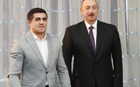 İlham Əliyev idmançılara 25 mənzil hədiyyə edib İlham Əliyev idmançılara 25 mənzil hədiyyə edib