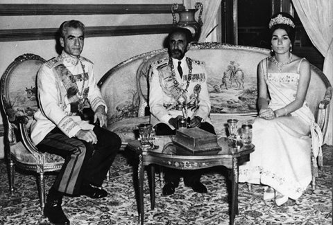 İranın sonuncu şahı; Bioqraflar Rza Pəhləvinin romantik obrazını canlandırır, məşuqələrindən yazırlar