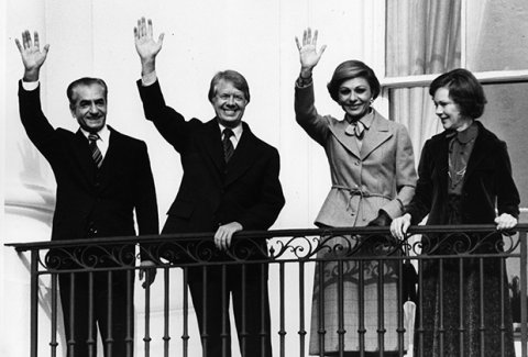 İranın sonuncu şahı; Bioqraflar Rza Pəhləvinin romantik obrazını canlandırır, məşuqələrindən yazırlar