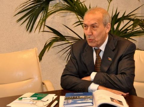 Bank deputatın milyonluq villasını əlindən aldı