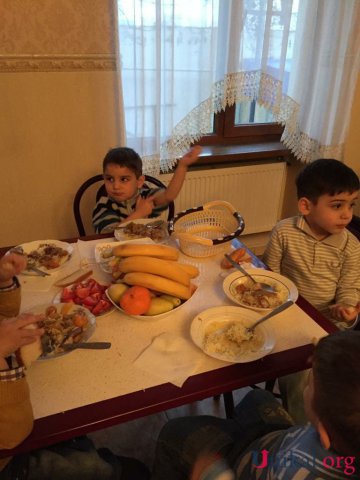 Mehriban Əliyevanın adından “İmamzadə”də ehsan verilib