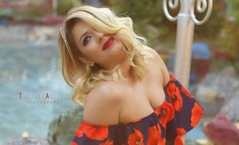 Gənc aktrisa yatağa girmək üçün bir milyon istəyir Gənc aktrisa yatağa girmək üçün bir milyon istəyir