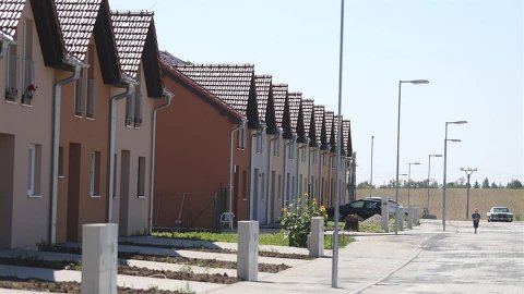 Gömrük generalımız Çexiyada 4 şirkət təsis etdirib Gömrük generalımız Çexiyada 4 şirkət təsis etdirib