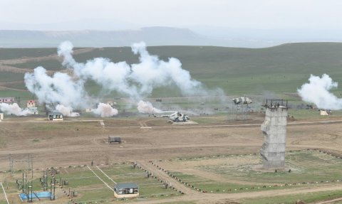 Ali Baş Komandan xüsusi təyinatlıların döyüş hazırlığını izləyib