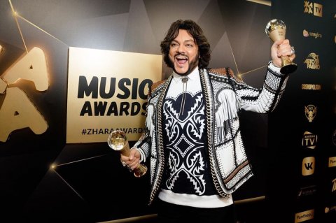 Şou-biznes nümayəndələrinə mükafatlar verilib